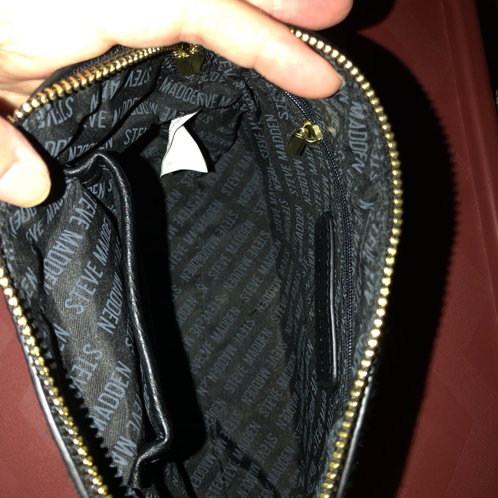 Steve Madden BMarilyn Crossbody Black Logo - Picture 5 of 8